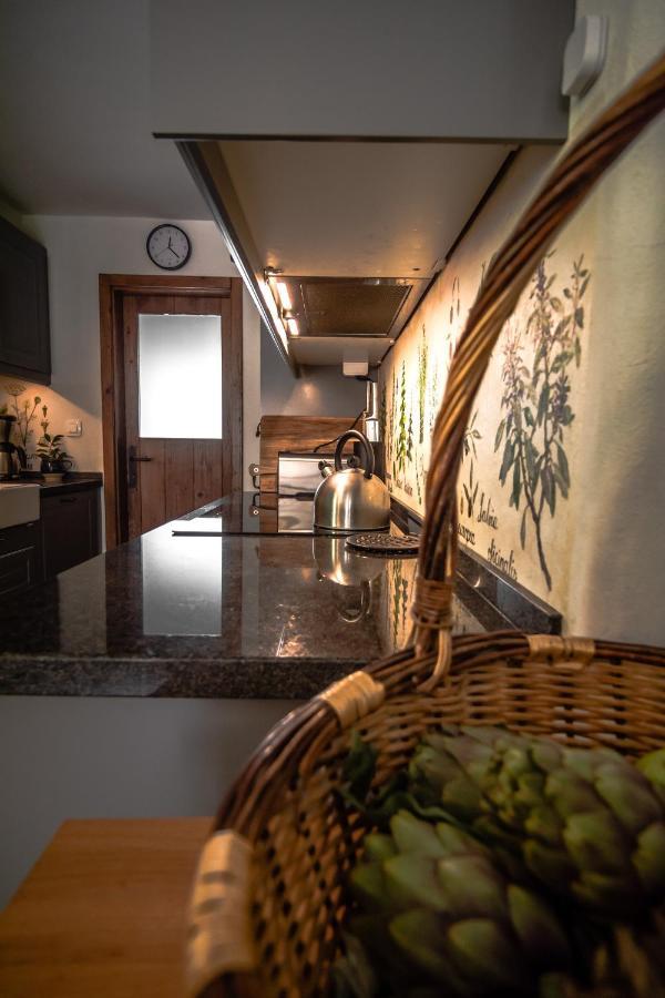 Kuninez, Holiday Home With Summer Kitchen Мост-на-Сочі Екстер'єр фото