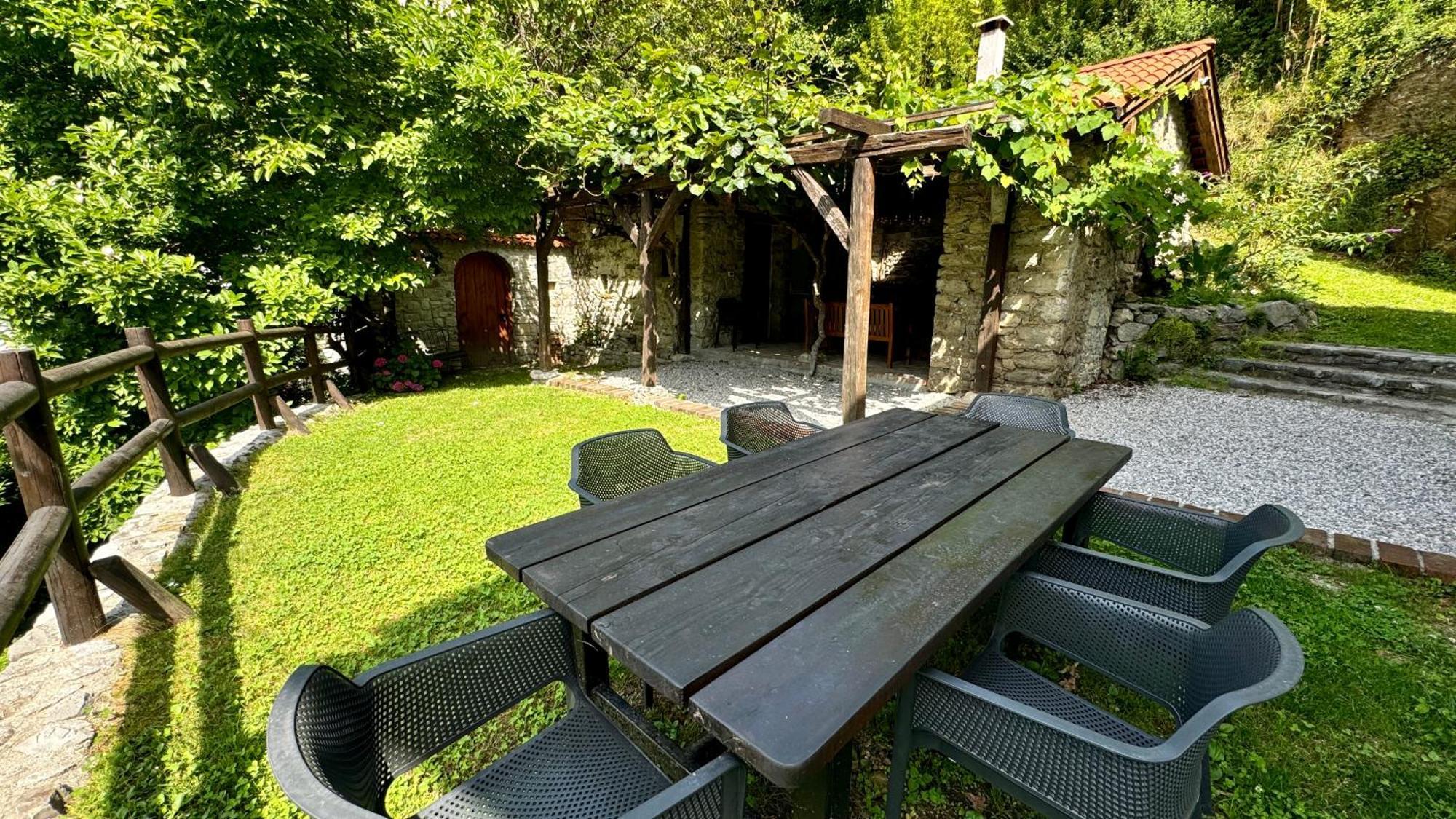 Kuninez, Holiday Home With Summer Kitchen Мост-на-Сочі Екстер'єр фото