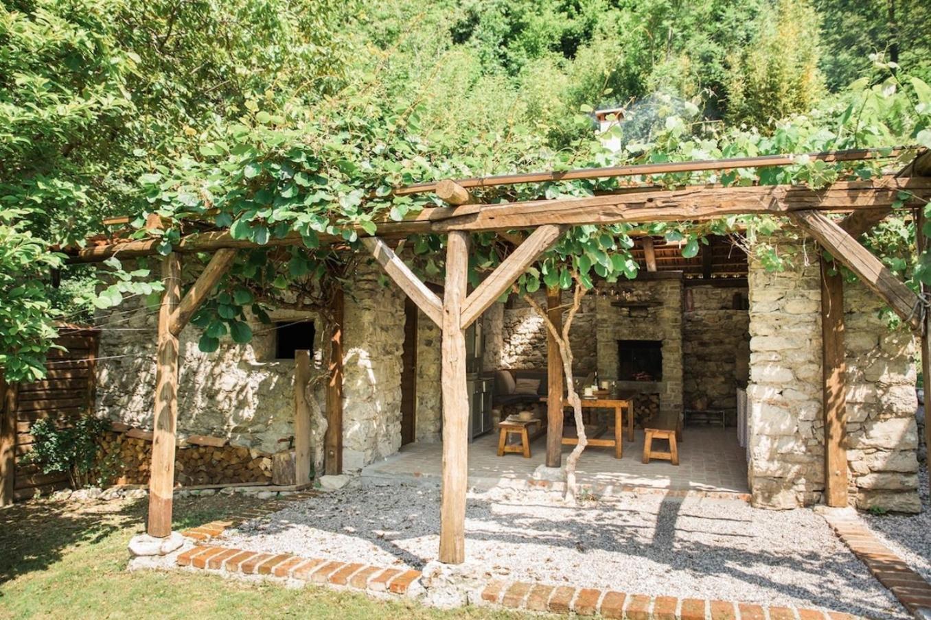 Kuninez, Holiday Home With Summer Kitchen Мост-на-Сочі Екстер'єр фото