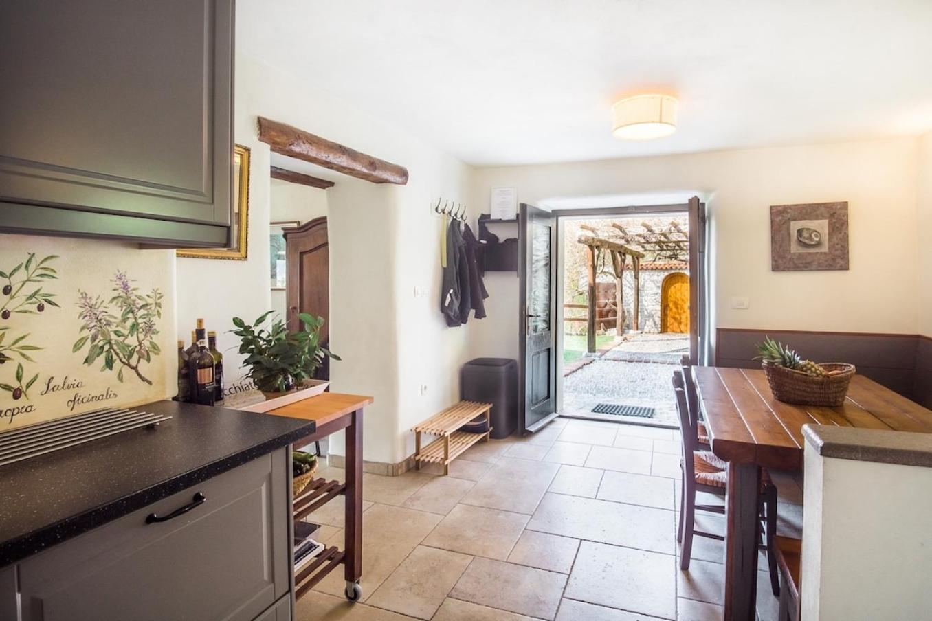 Kuninez, Holiday Home With Summer Kitchen Мост-на-Сочі Екстер'єр фото